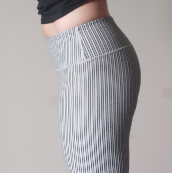 Lululemon leggings - Picture 5 of 6